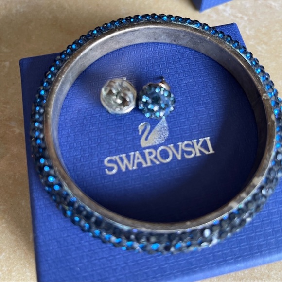 Blue Swarovski Bracelet - Picture 3 of 3